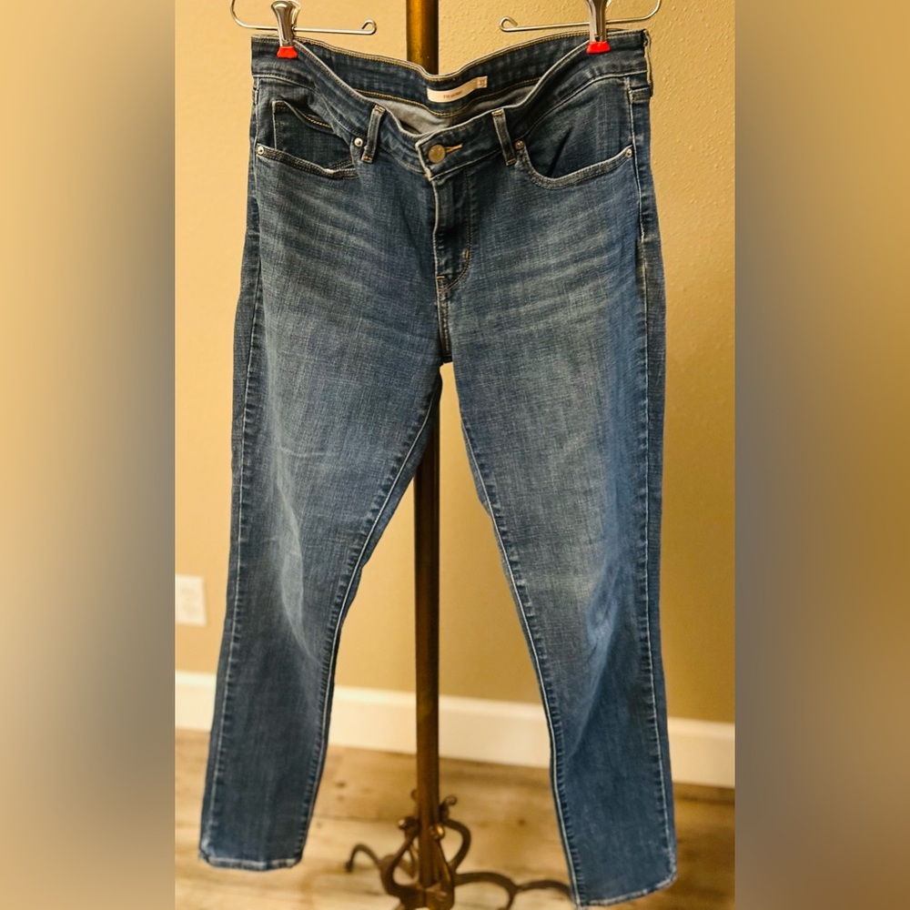 Woman’s Levi Strauss Jeans (711 Skinny)